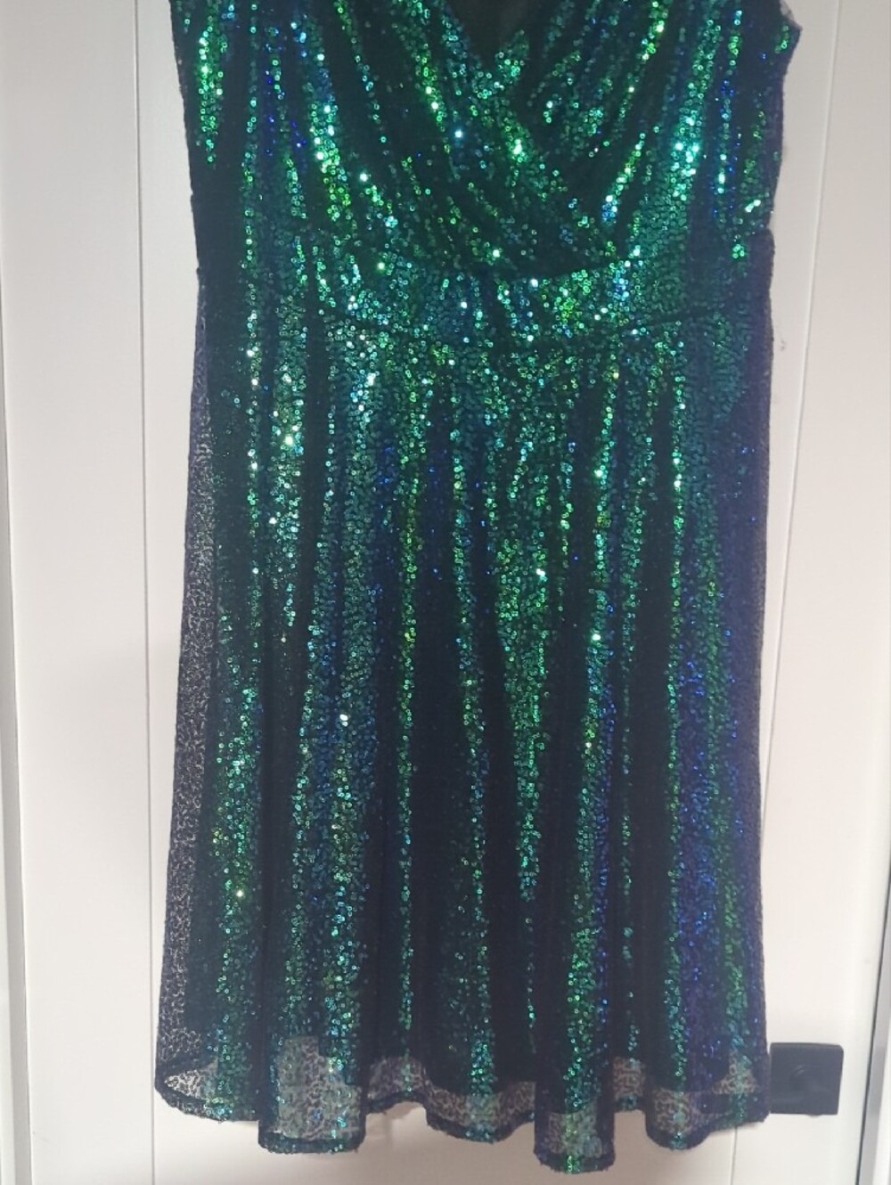 Grace Karin Green and Blue Sequin V-Neck Midi Dress - Picture 4 of 5